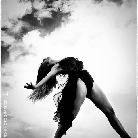 IN FLIGHT - EN VUELO
Nike of Samothrace - Winged Victory Sculpture

Location - Lugar: Pista Hermanos Blanco, San Pablo Etla, Oaxaca

@taldance
By: @spiro_photographer 

#grounding #dance #dancer #flying #sensuality #sensual_shots_ #body #intheclouds #goddess #sculptural #nikesculpture #victory #wingedvictory #moderndance #ballet #blackandwhite #blackandwhitephotography #analoguephotography #photographer #oaxacafotografo #oaxaca #sanpablodeetla