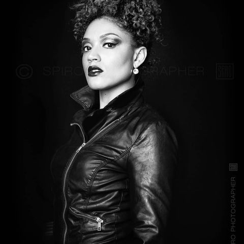 NOUHA - #portrait #retrato © copyright
@spiro_photographer 
#leather #rocknroll #studio #blackandwhitephotography #oaxacafotografo #oaxaca