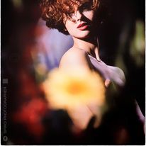 Spiro Photographer Retrato Portrait closeup of 1 person, hair and flower
