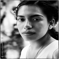 Spiro Photographer Retrato Portrait black-and-white image of 1 person